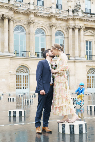 paris photography spot raining palais royal